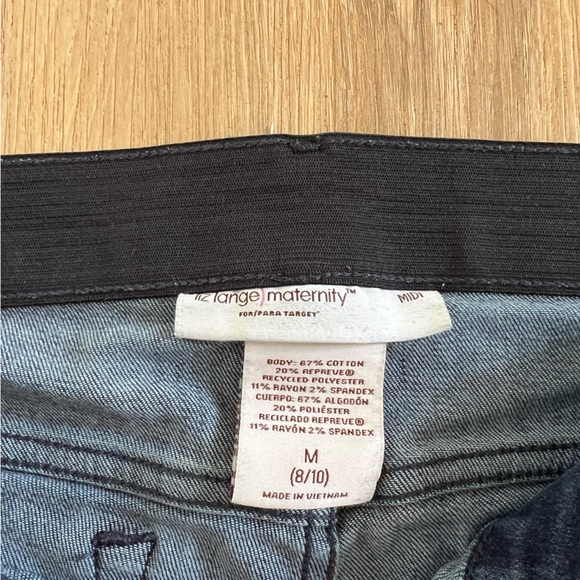 Liz Lange Maternity Shorts - Picture 2 of 3